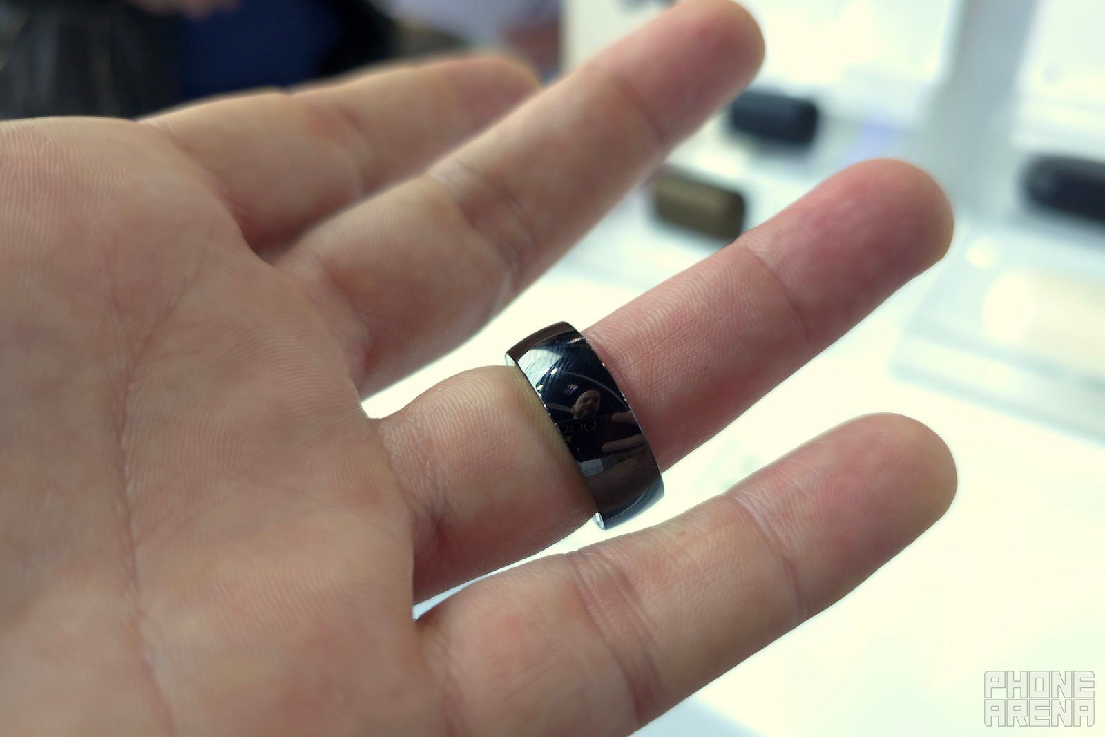 Surpresas do MWC: aqui está um anel inteligente que você pode realmente comprar