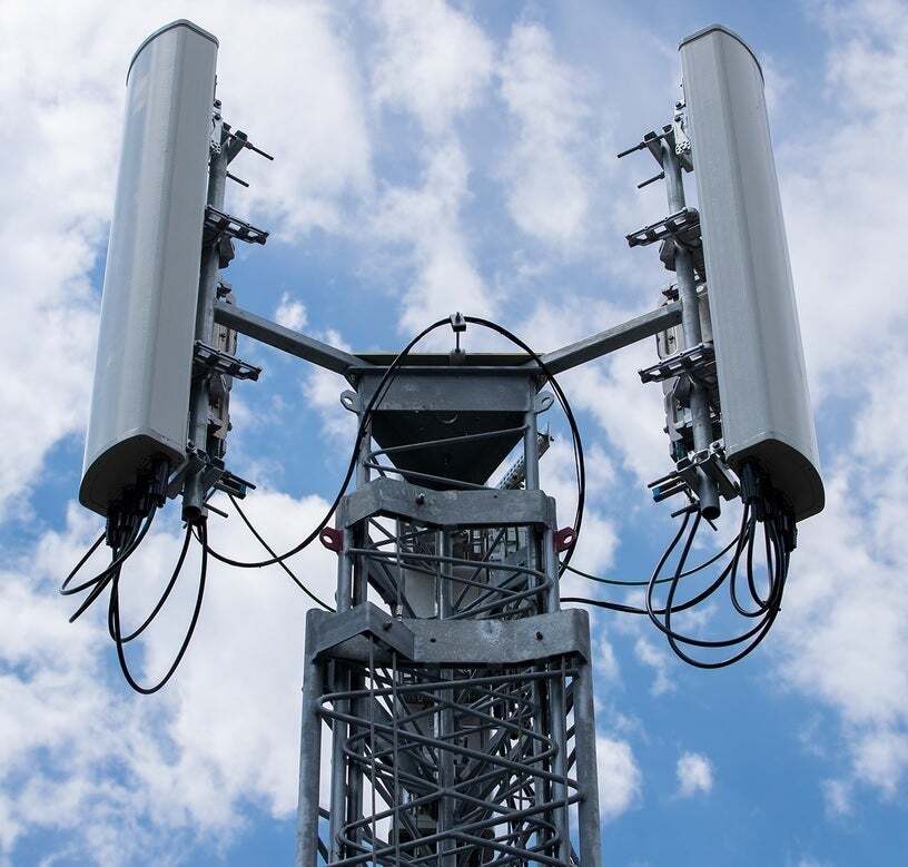 Dish told the SEC that it won&#039;t exercise the $3.59 billion option it holds to buy 13.5MHz of 800MHz low-band spectrum - T-Mobile to auction off spectrum that cash strapped Dish can&#039;t buy