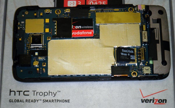 Teardown reveals the HTC Trophy's microSD card slot