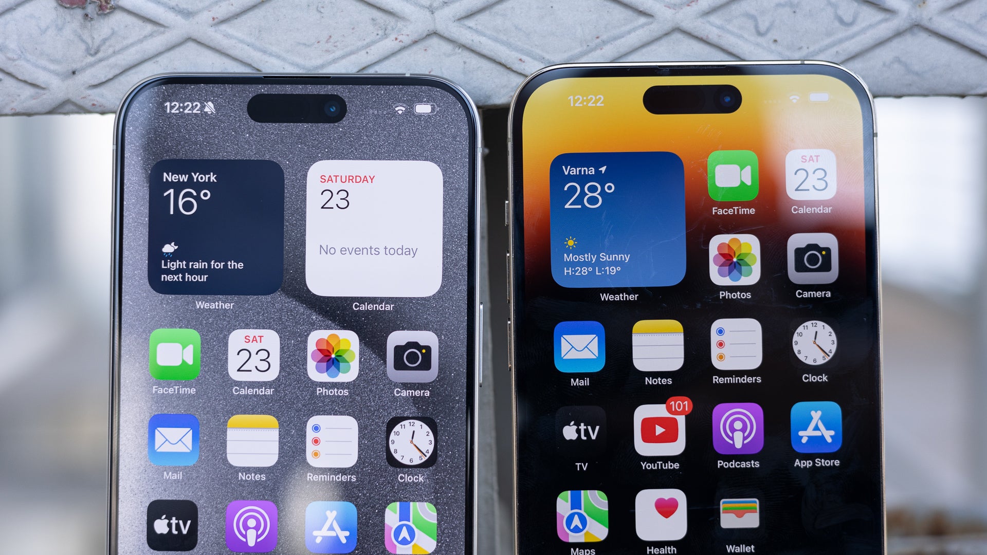 L'iPhone 15 Pro Max et l'iPhone 14 Pro Max - Le design de l'iPhone 16 n'aura rien de nouveau.  Avons-nous atteint le look iPhone « parfait » ?