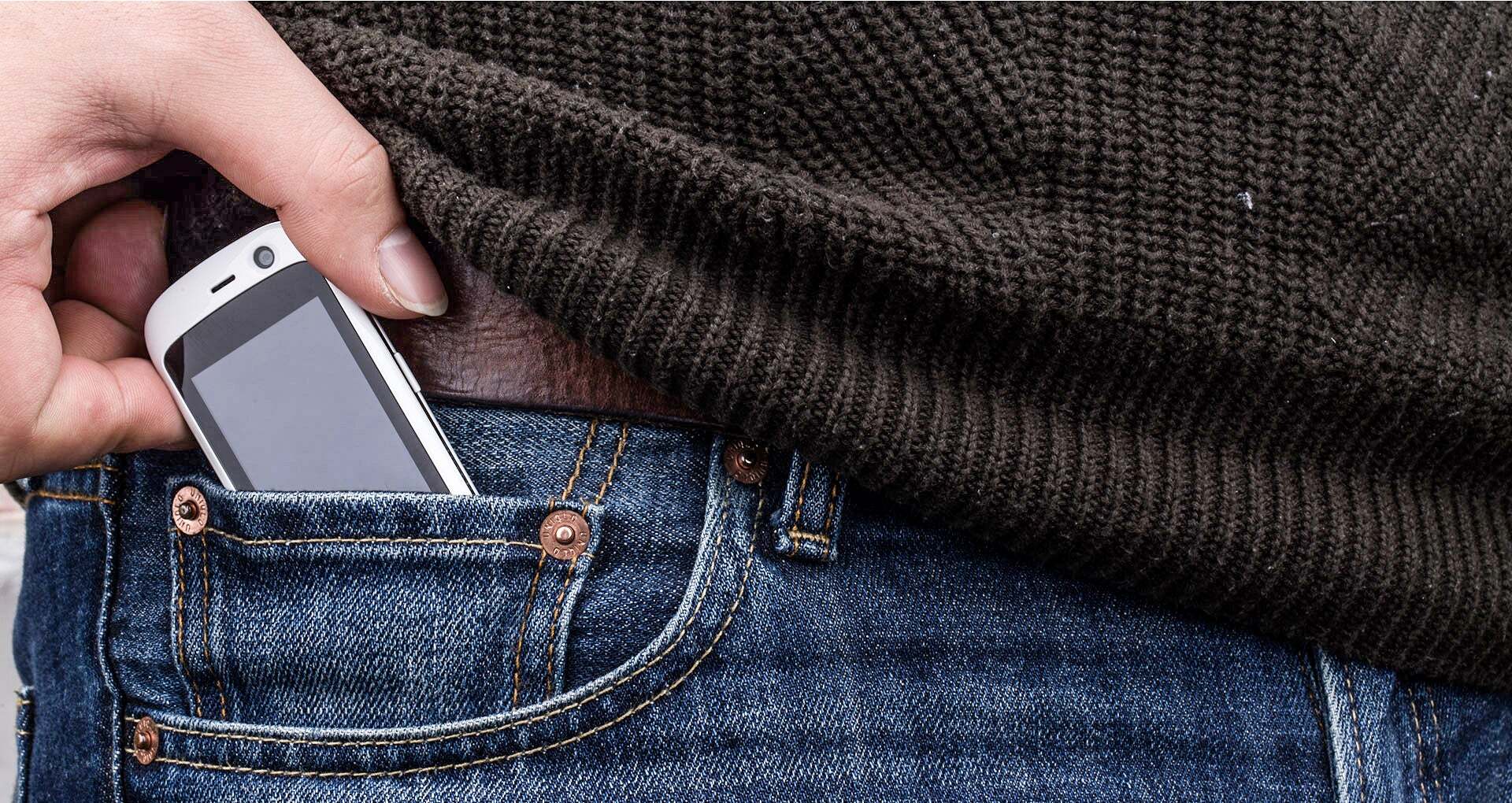 Does size matter? Here&#039;s how AI could actually help your 2-inch &quot;pocket rocket&quot; phone