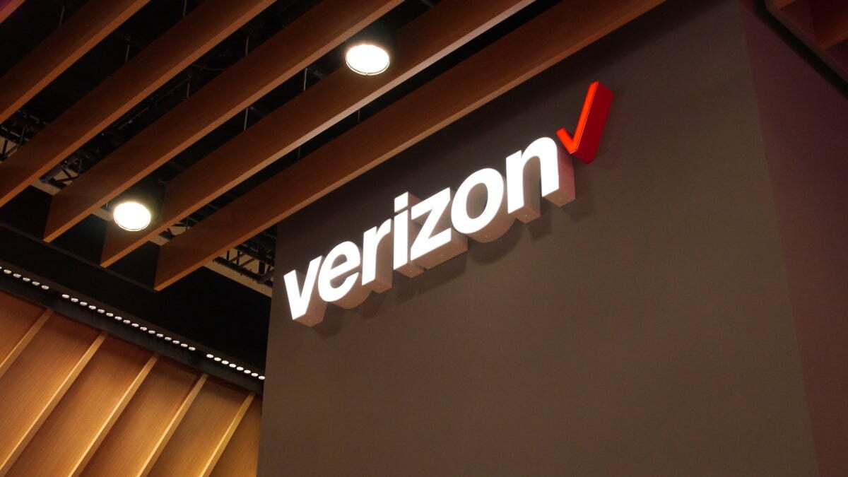 Verizon lost fewer postpaid retail phone subscribers in Q1 than expected - Despite losing postpaid phone subscribers in Q1, Verizon tops last year&#039;s performance