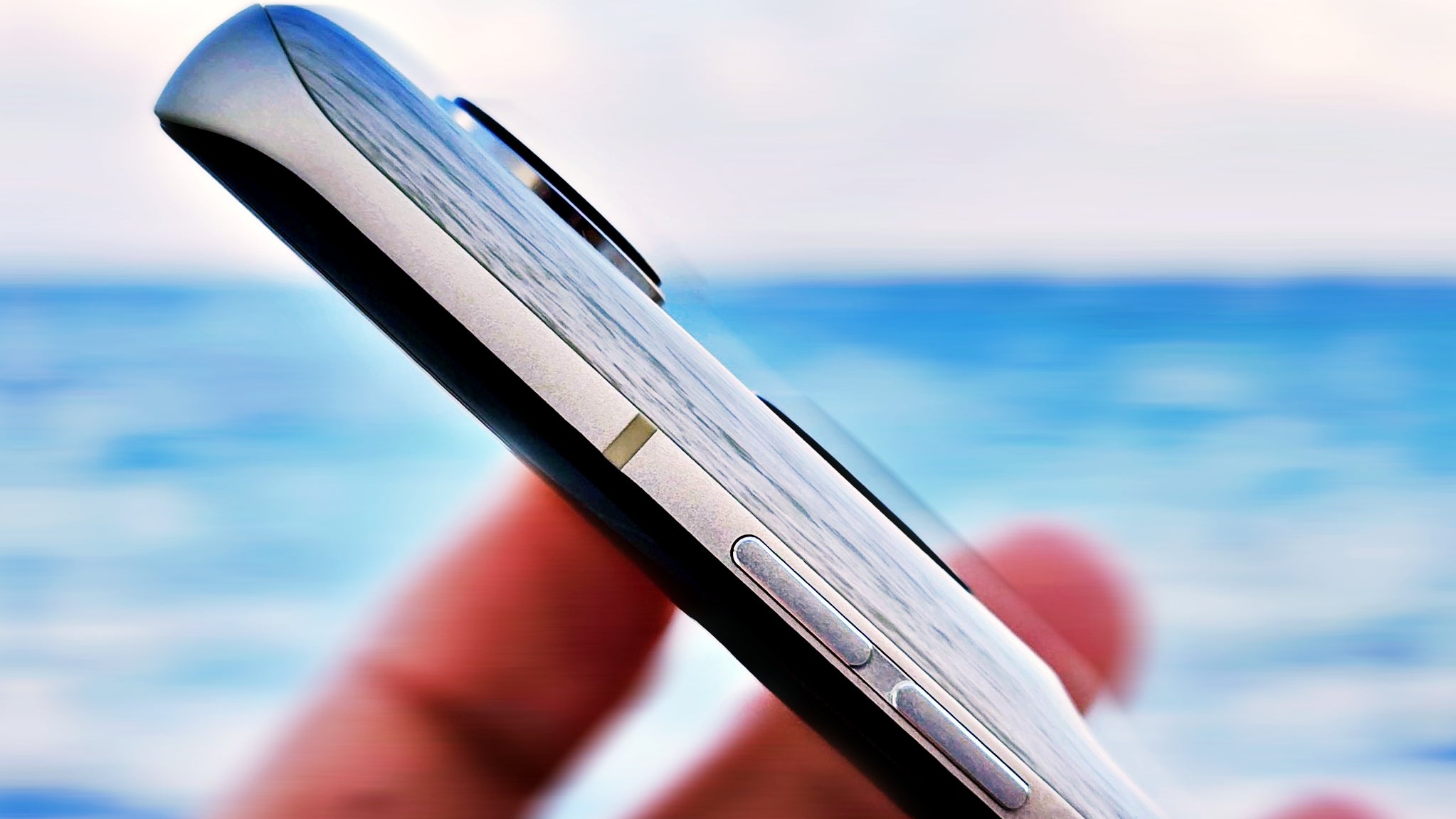 Glass meets Metal and Wood. Hopefully on more phones in 2024 and 2025! - Trees died for Motorola&#039;s $1,000 wooden flagship: Why I wish my iPhone was made out of wood!