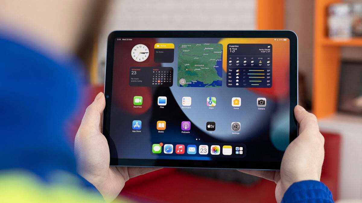 The iPad Air from 2022 (Image Credit - PhoneArena) - Top iPad Pro 2024 and iPad Air rumors so far