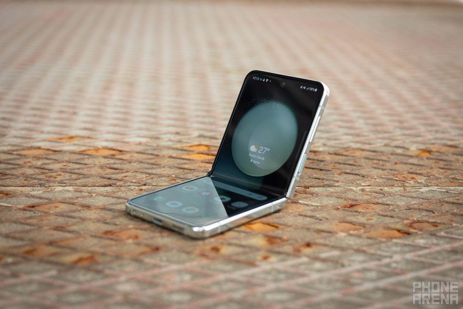 O próximo Galaxy Z Flip está prestes a ficar ainda melhor!  - O vinco no seu iPhone dobrável pode ser menos perceptível graças ao design da Samsung 