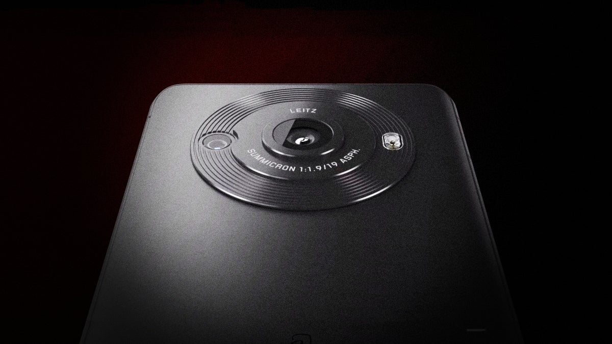 Sharp’s flagship for Japan has a single rear camera. I love how clean it looks but that’s not the sharpest marketing move, Sharp. You need at least four extra holes there. - Leaked iPhone 16 Pro, Pixel 9 Pro photos show Apple, Google need Huawei’s camera tech
