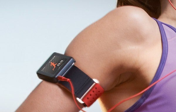 The Motoactv was such an interesting gadget! It even had a 3.5mm audio jack and FM Radio! - Smartwatches are useless. Change my mind!