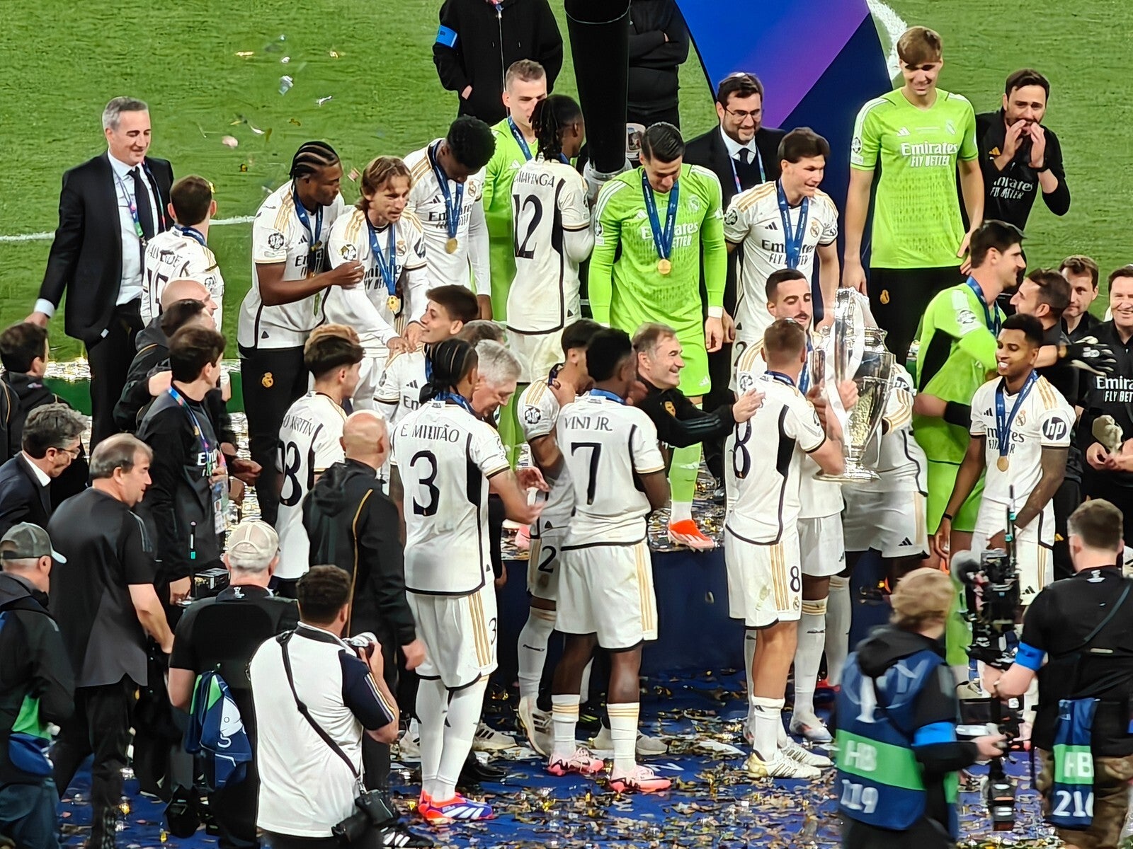 Periscope zoom range allows for some quality close-ups from far away - Champions League final festivities mark Oppo&#039;s grand return with Find X7 Ultra camera prowess