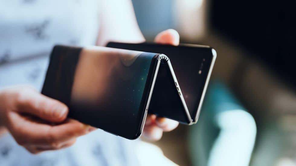 The iPhone Fold is facing a tough dilemma - Is the iPhone Fold doomed to follow Apple Vision Pro&#039;s fate?