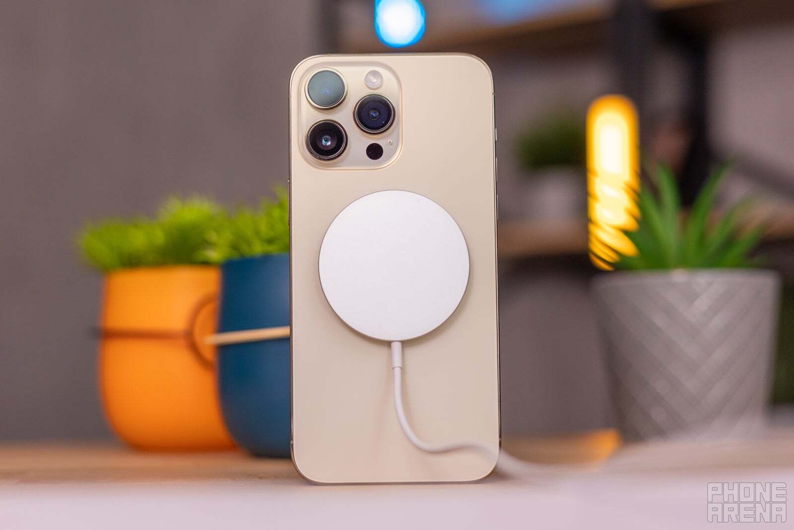 Image Source - PhoneArena - Instead of focusing on faster charging, why not focus on longer battery life?