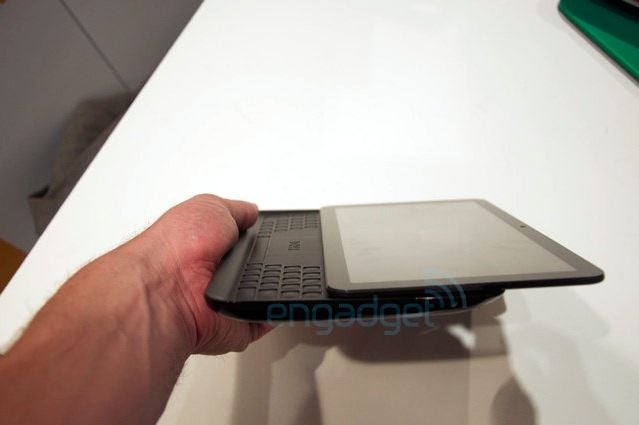 Dell prototype tablet spotted, featuring a slideout split-QWERTY keyboard
