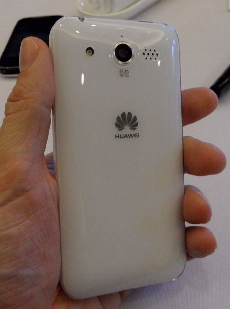 Huawei M886 Glory runs Gingerbread on a 1.4GHz chip, coming to Cricket for $299