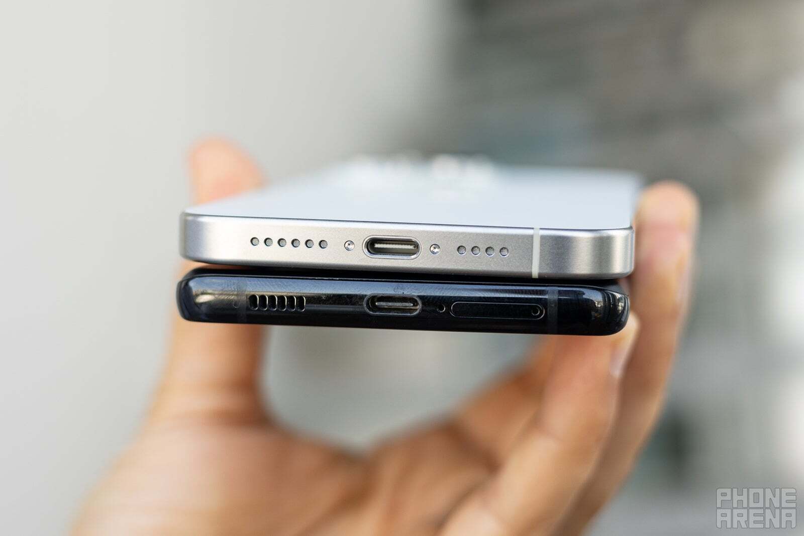 iPhone 13 Pro and Galaxy S21 Ultra.