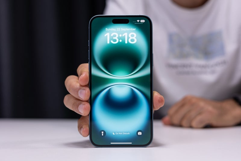 iPhone 16 Plus