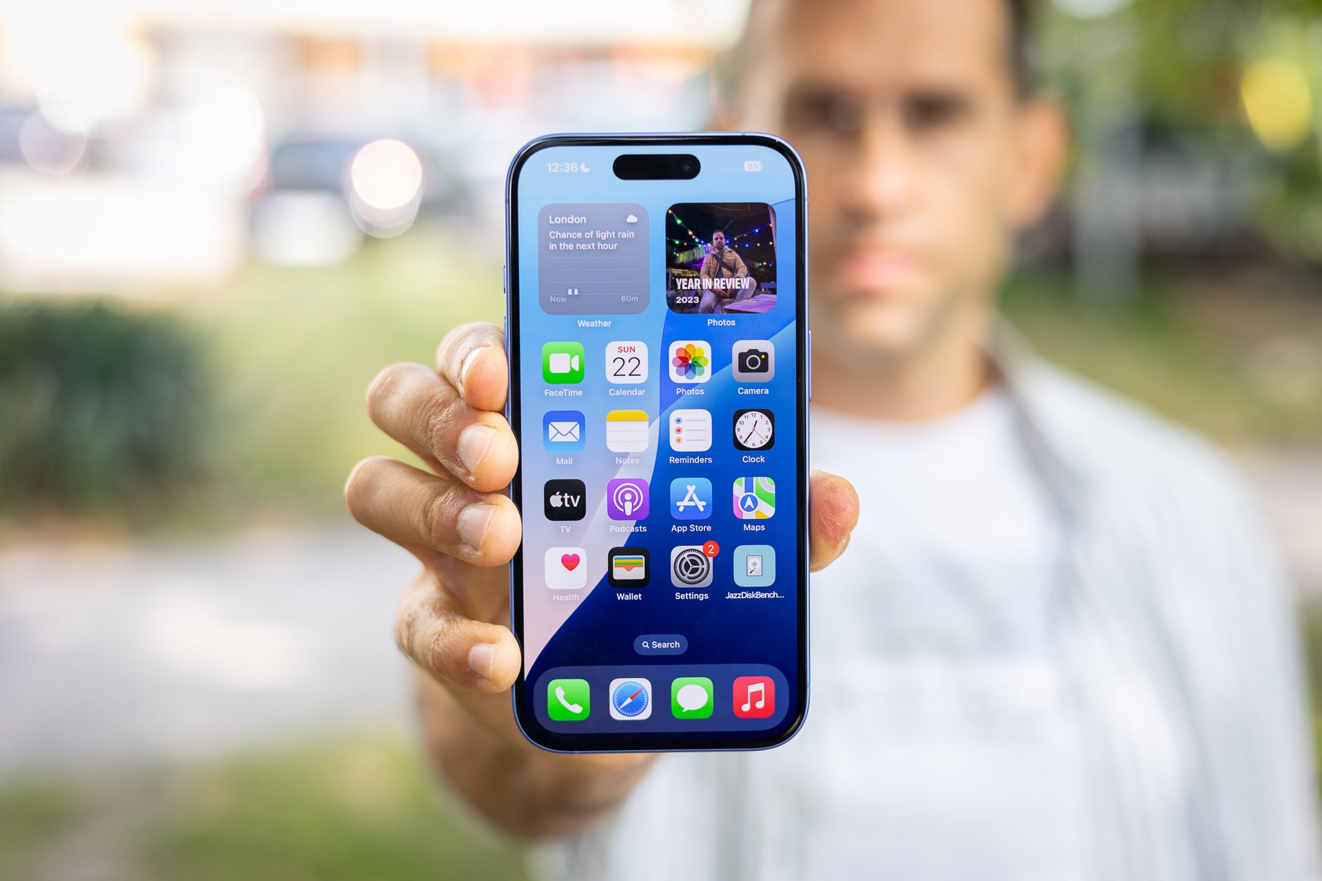 Image credit – PhoneArena - Apple flagships iPhone, iPad: are they that good, or is it all just Stockholm syndrome?