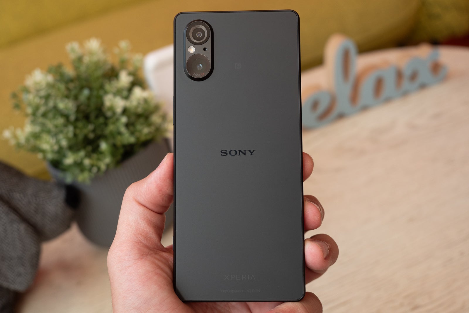 Sony Xperia V 5 is now getting updated to Android 15