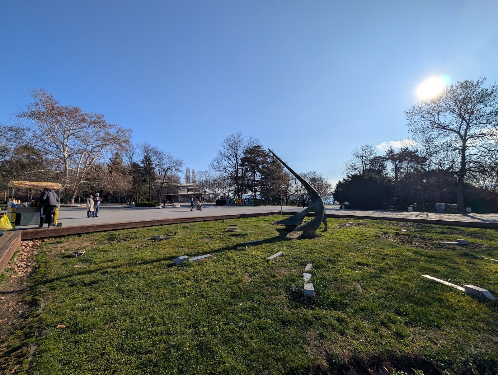 Pixel 9 Pro XL - Galaxy S25 Ultra vs Pixel 9 Pro XL: Sample Photos Comparison