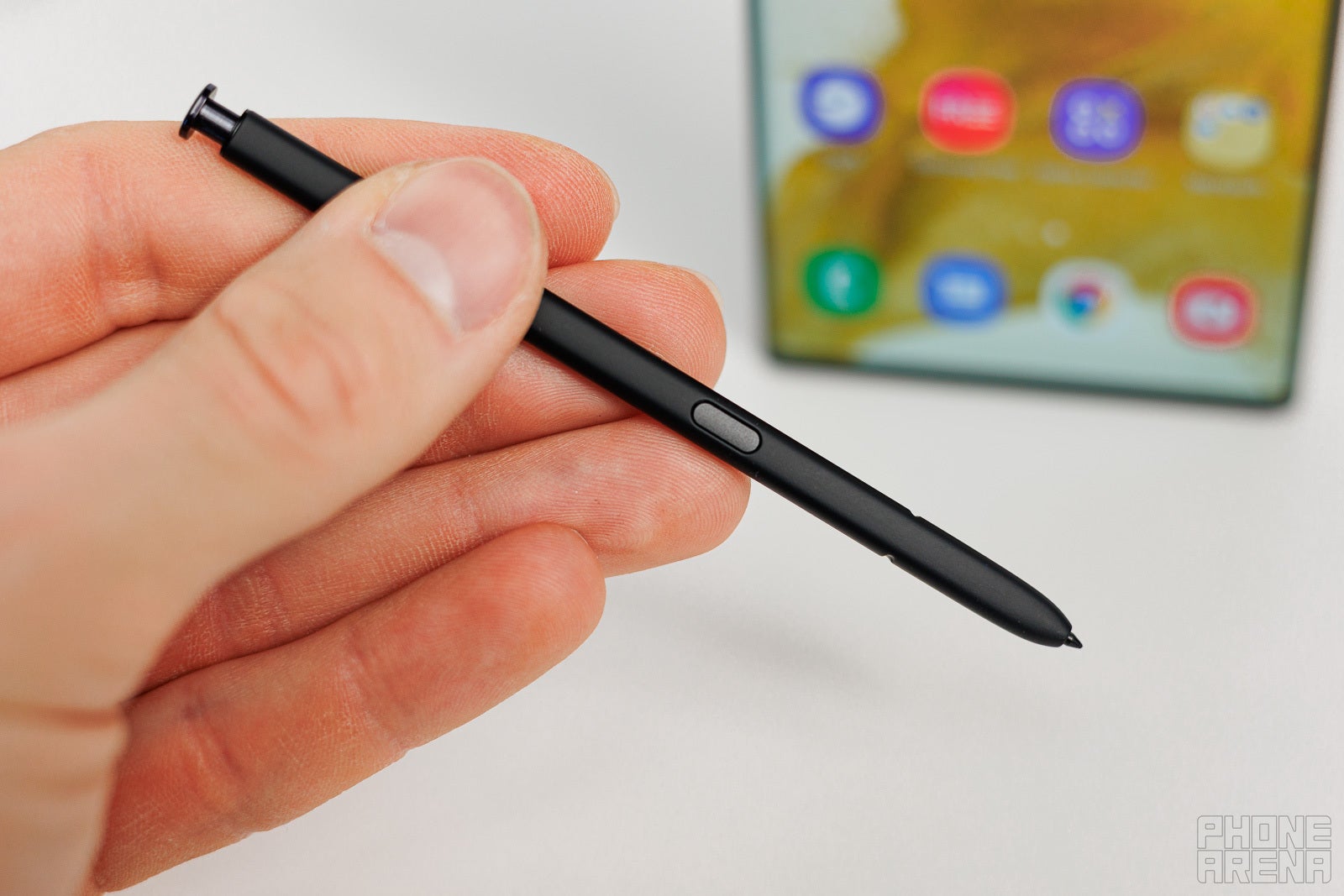 Closeup of the S Pen&amp;#039;s button