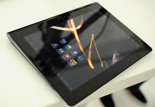 The Sony S1 tablet - Sony S1, S2 tablets pose for the camera showing off some Honeycomb goodness
