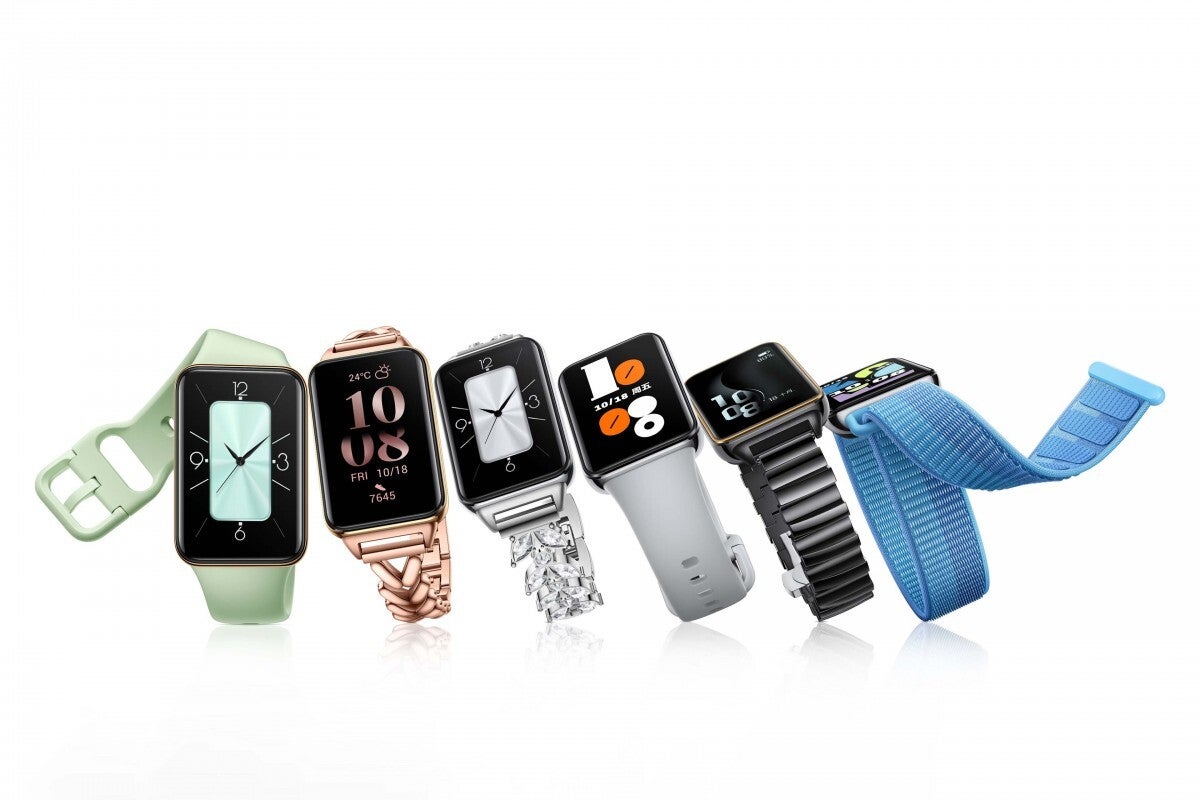 Honor Band 10 with different band options
