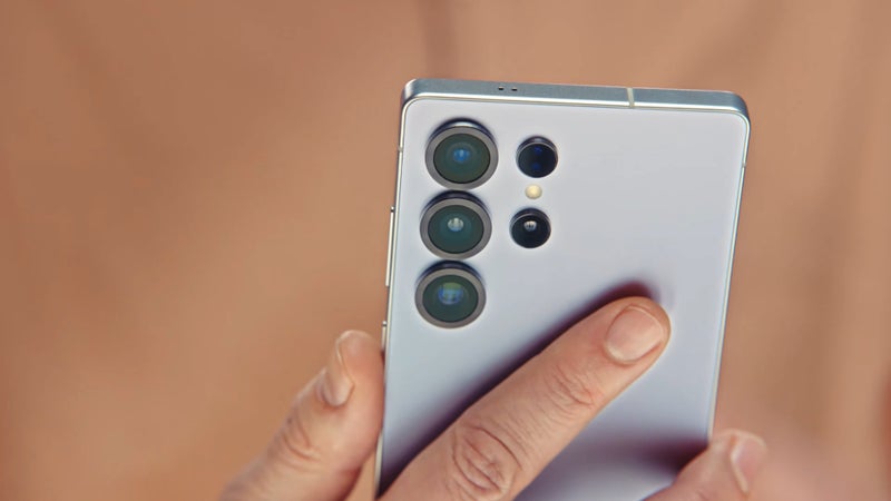 Screenshot of the Samsung Galaxy S25 Ultra displayed by Dieter Bohn on the Android Show