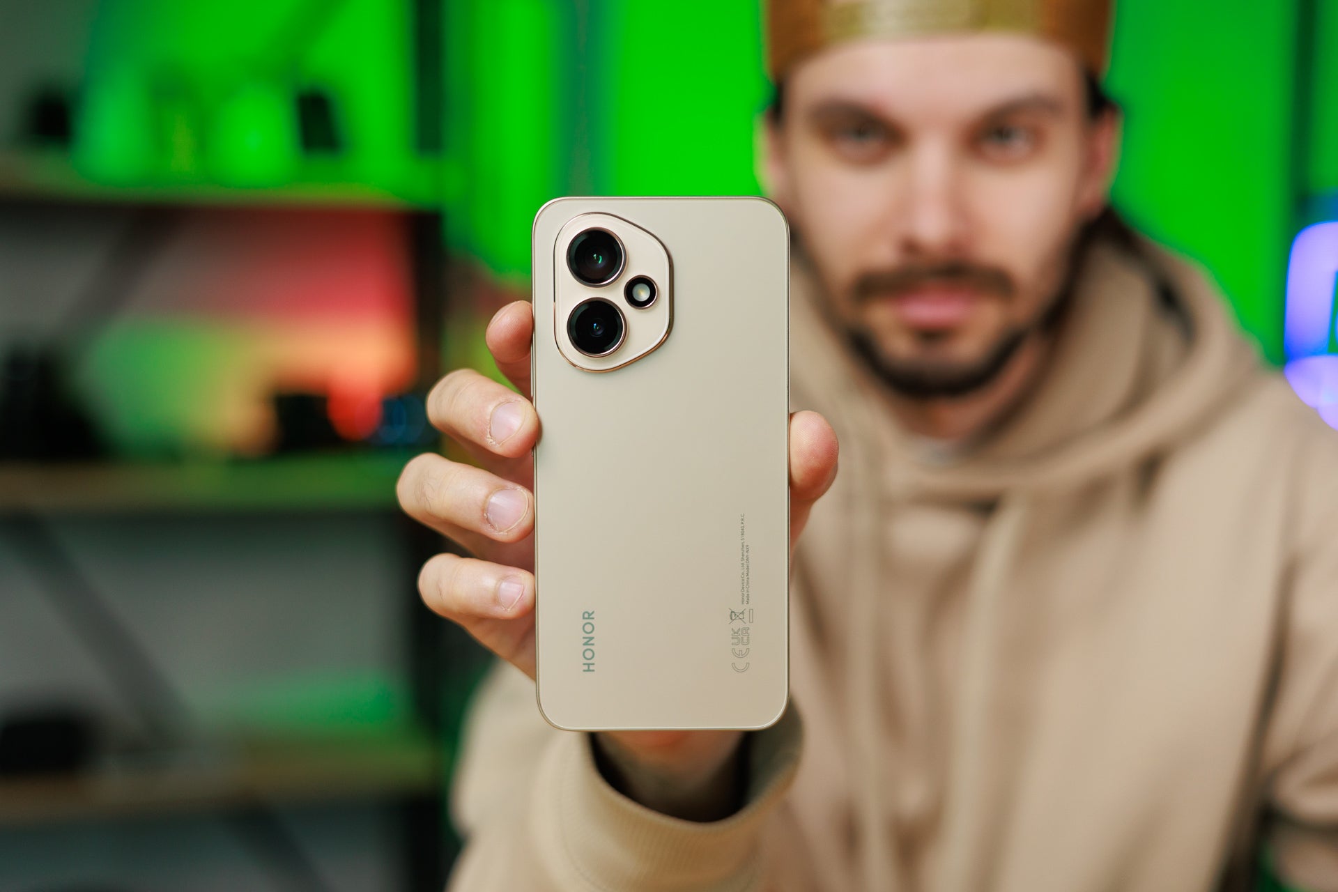 Um ótimo pacote em um gabinete elegante | Imagem por Phonearena-Hands-On: Style atende à função no novo Honor 400 Mid Ranger
