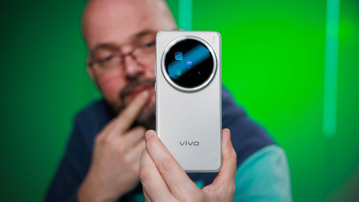 Vivo X200 Pro. | Image credit – PhoneArena - Yes, you all love your iPhones and Galaxies, but here's why you shouldn't sleep on the competition