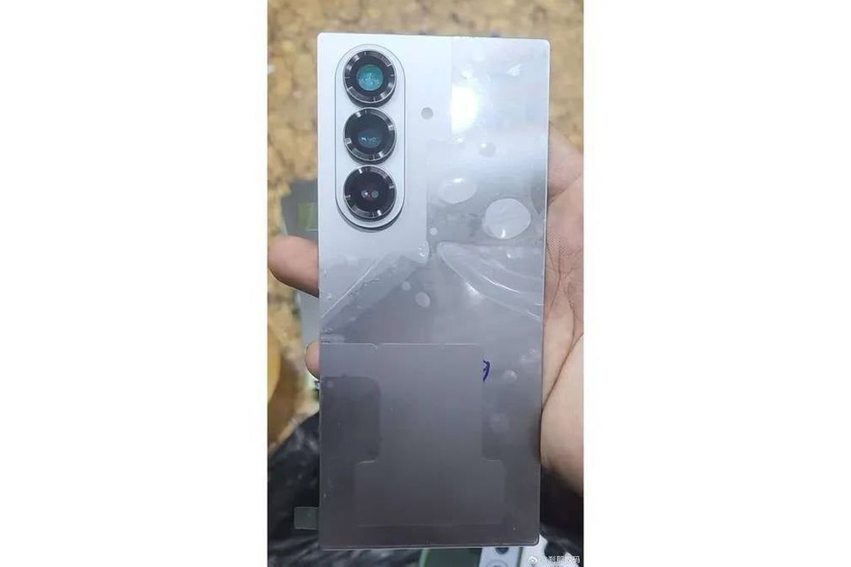 Leaked Samsung Galaxy Z Fold 7 real-life photo