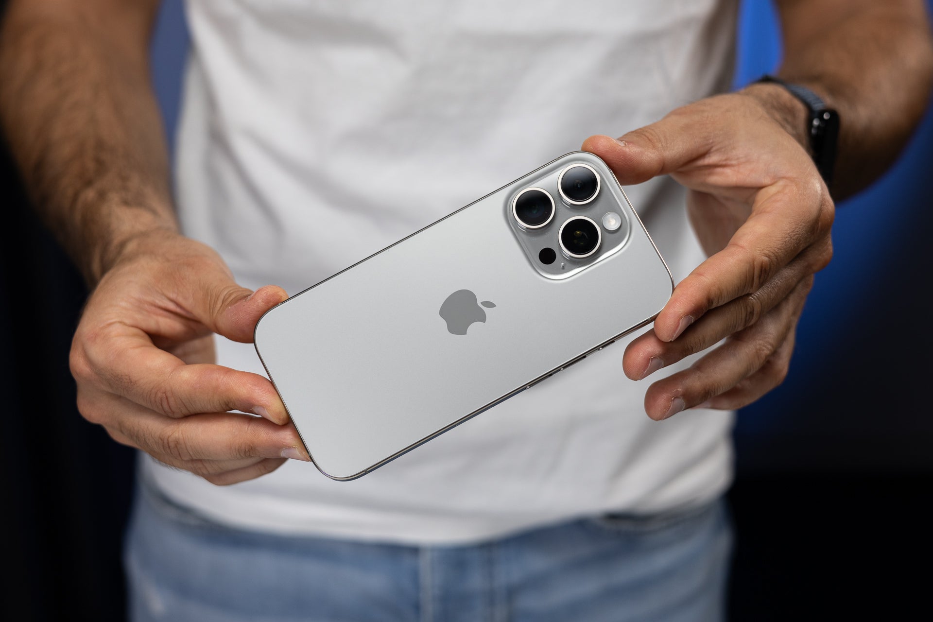You can upgrade to iPhone 16 Pro. | Image credit – PhoneArena - Verizon is throwing everything at you to switch – iPhone 16 Pro, Galaxy S25, Pixel 9… you choose it