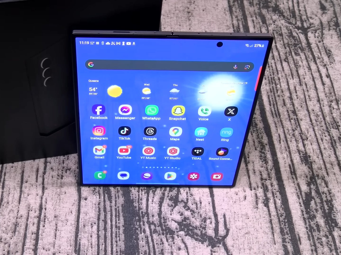 Samsung Galaxy Z Fold 6 SE with a punch hole on the main display. | Image credit — Flossy Carter - Samsung Galaxy Z Fold 7 apparently doesn’t have an under-display camera