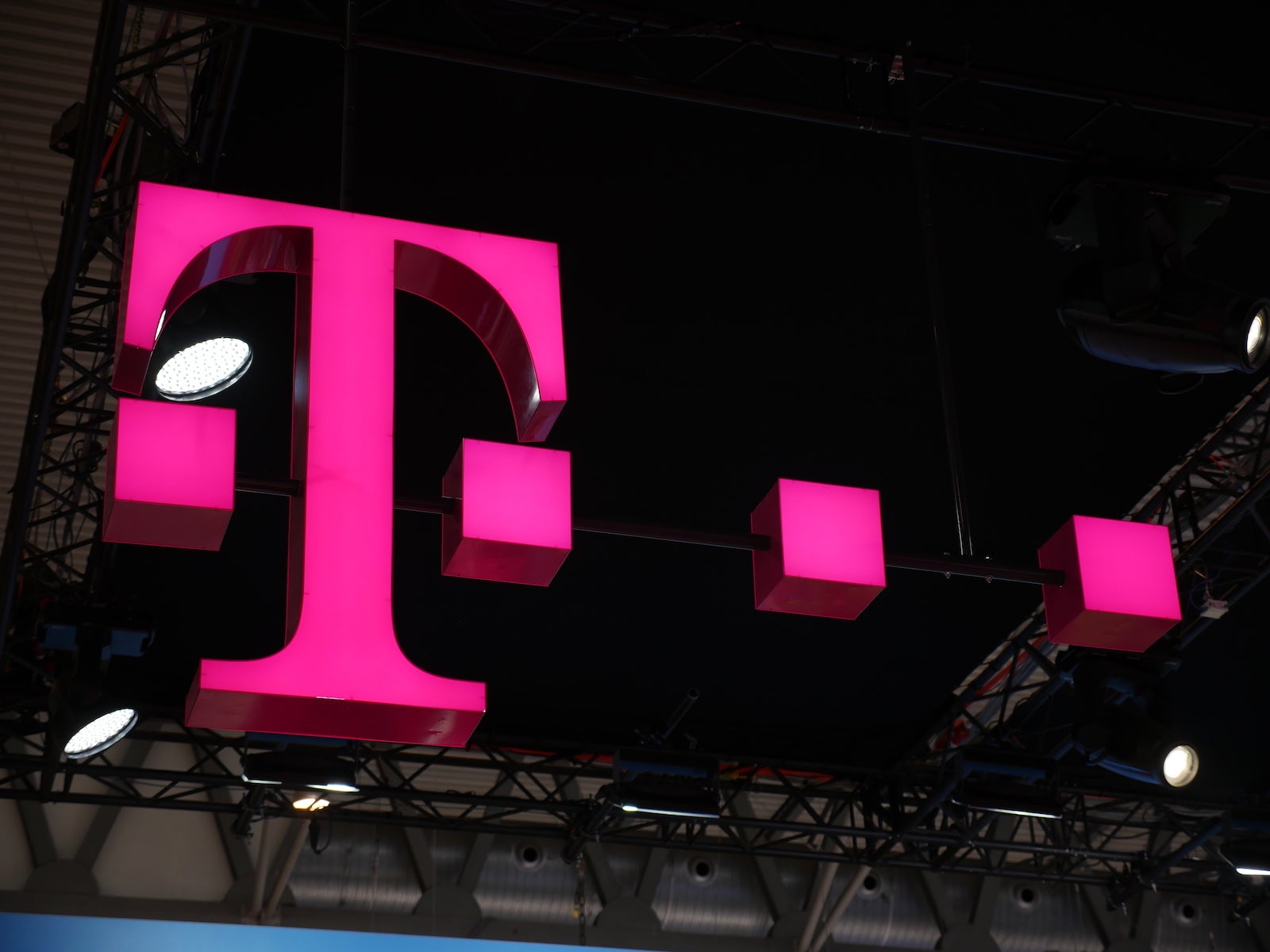 With T-Mobile, you can often get aggressive promos. | Image credit – PhoneArena - Best phone carriers in 2025: top carriers and networks to choose from