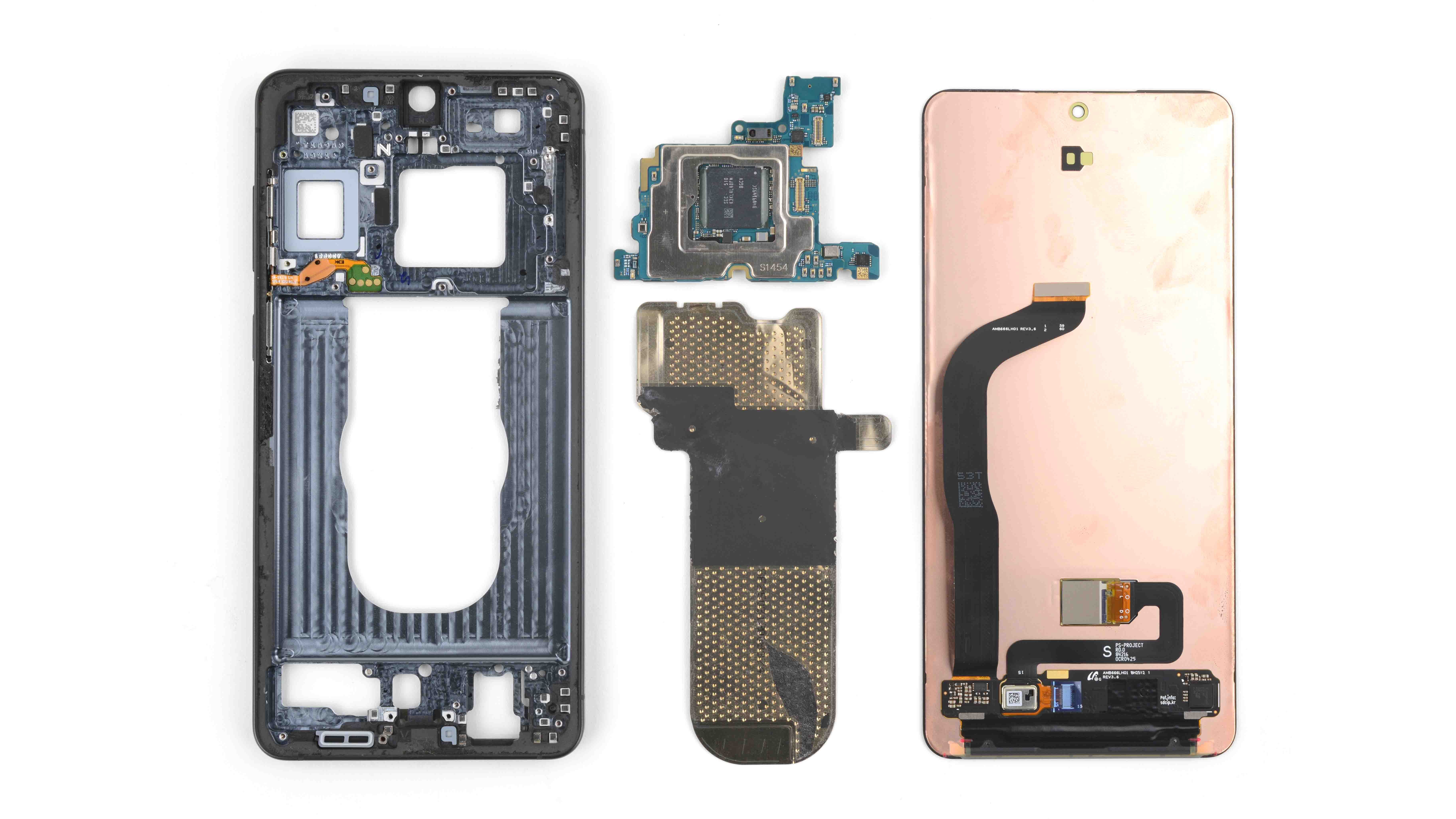 Ifixit टियरडाउन से पता चलता है कि सैमसंग इस डिज़ाइन में कम से कम कुछ कूलिंग जोड़ने के लिए निराश था (ifixit द्वारा छवि) - पतली फोन गिरावट: क्यों Apple और Samsung केवल स्मार्टफोन नियम की अनदेखी कर रहे हैं जो मायने रखता है