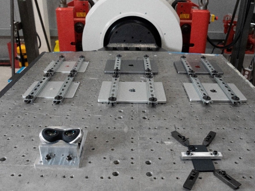 Apple devices undergo the vibration test.