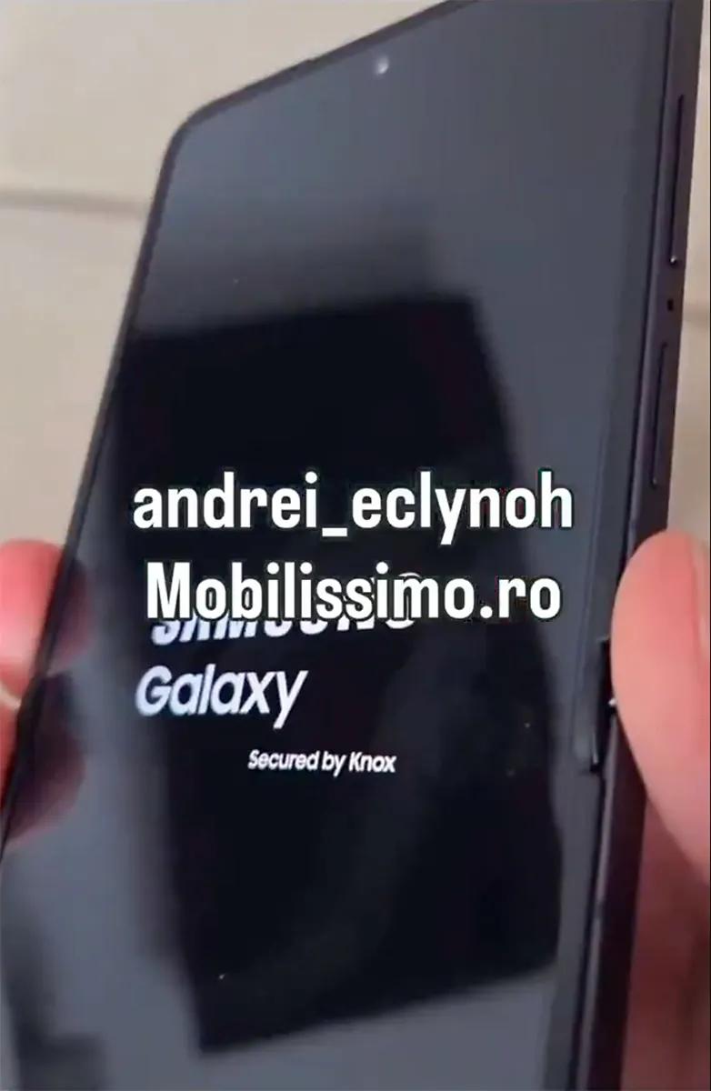 The crease seems to be gone on the Galaxy Z Flip 7 | Image by andrey_eclynoh - Galaxy Z Flip 7 leaks in hands-on video, confirming one big change