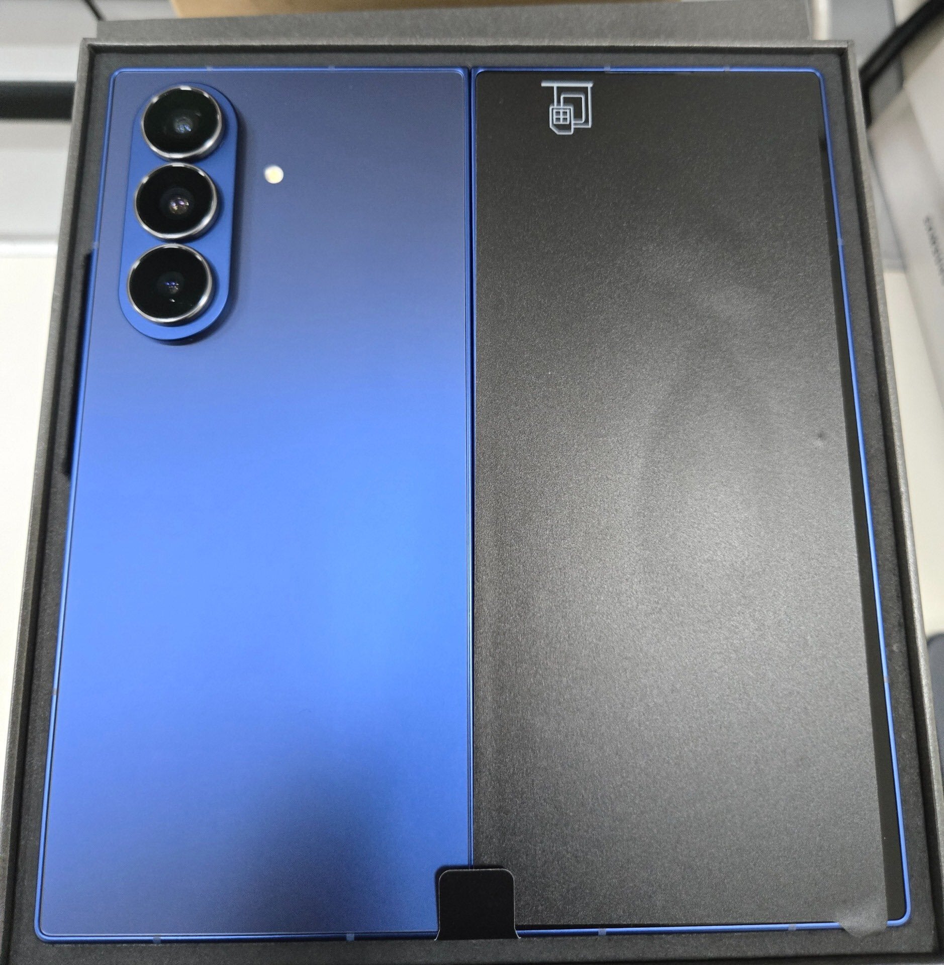 Fold 7 in Blue Shadow. | Image credit — Jukanlosreve - Standard Samsung Galaxy Z Fold 7 colors leak with image