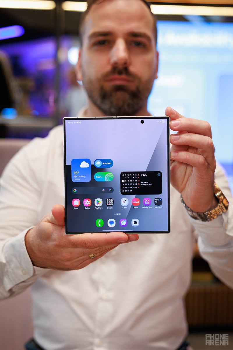 Galaxy Fold 7: Super-thin design and wider cover screen! (hands-on)