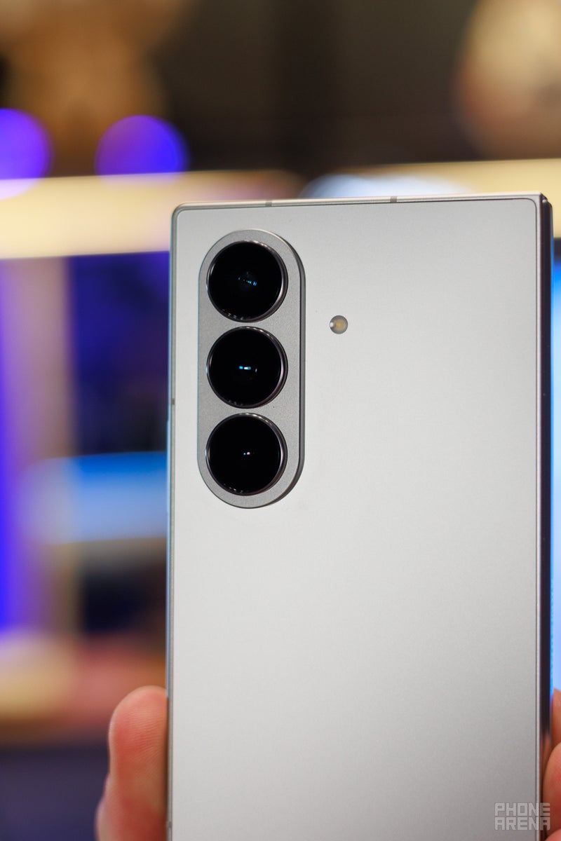 Galaxy Fold 7: Super-thin design and wider cover screen! (hands-on)