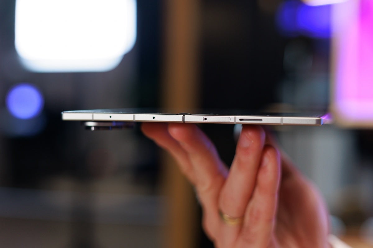 Samsung Galaxy Z Fold 7 profile