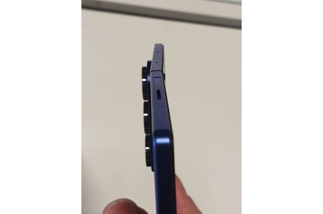 Fold 7 hinge flat