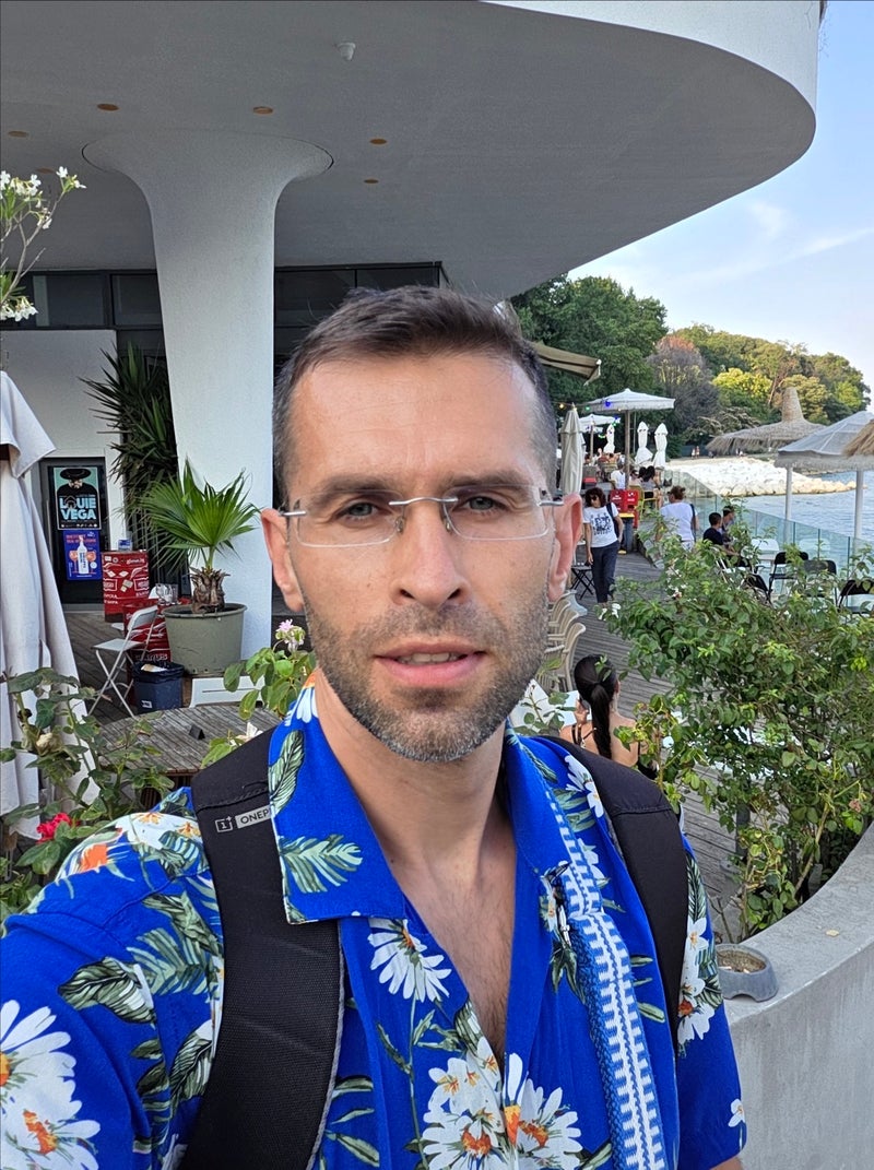 Internal selfie camera