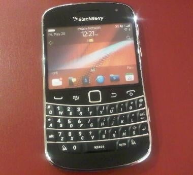 Dummy units of the BlackBerry Bold 9900 are hitting Vodafone UK stores - Vodafone stores in the U.K. get BlackBerry Bold 9900 dummy units