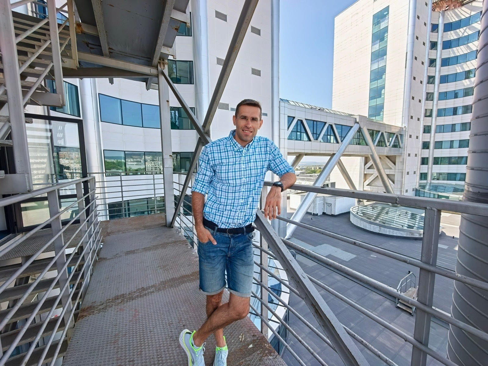 Pura 80 Ultra - Huawei Pura 80 Ultra vs Galaxy S25 Ultra: Sample Photos Comparison