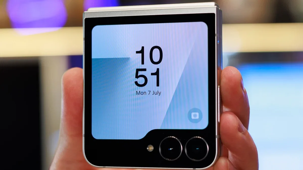 Best Flip Phones of 2025