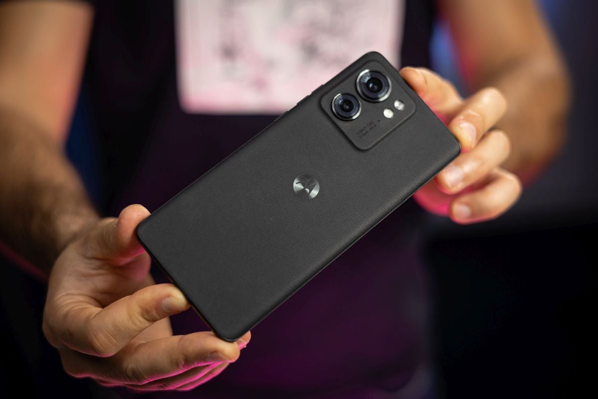 Motorola Edge (2023) back