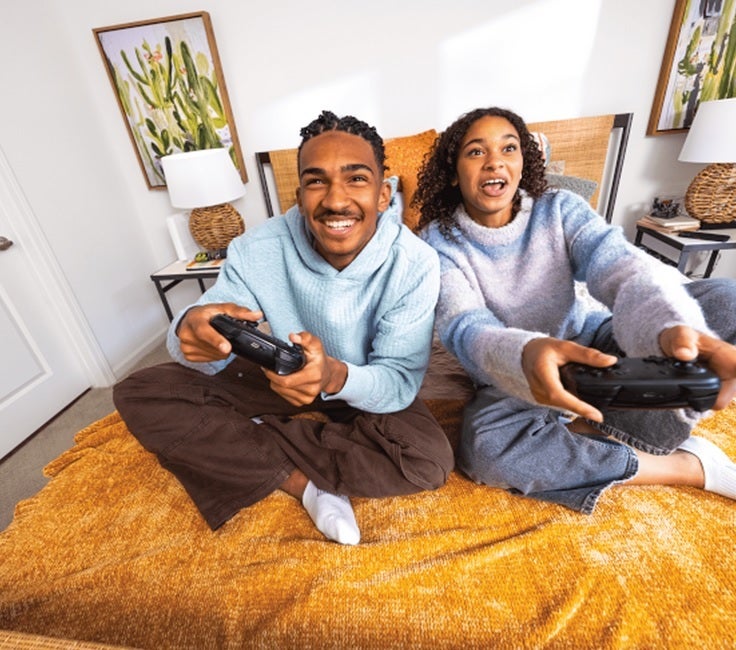 Promo photo for T-Mobile Fome Fiber Internet.