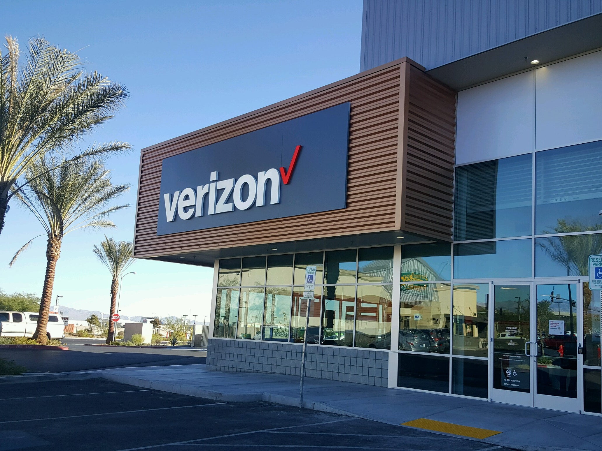 You can’t be a successful carrier if you don’t have anyone wanting your service. | Image credit — Verizon - Verizon overplayed its hand, got hit with a brutal reality check, and is now back to square one