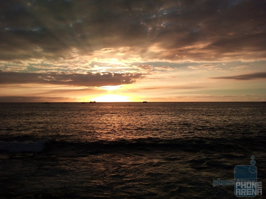 Bustervic - Sony Ericsson Xperia X10Kailua-Kona in Hawaii(last time&#039;s winner) - Cool images, taken with your cell phone #7