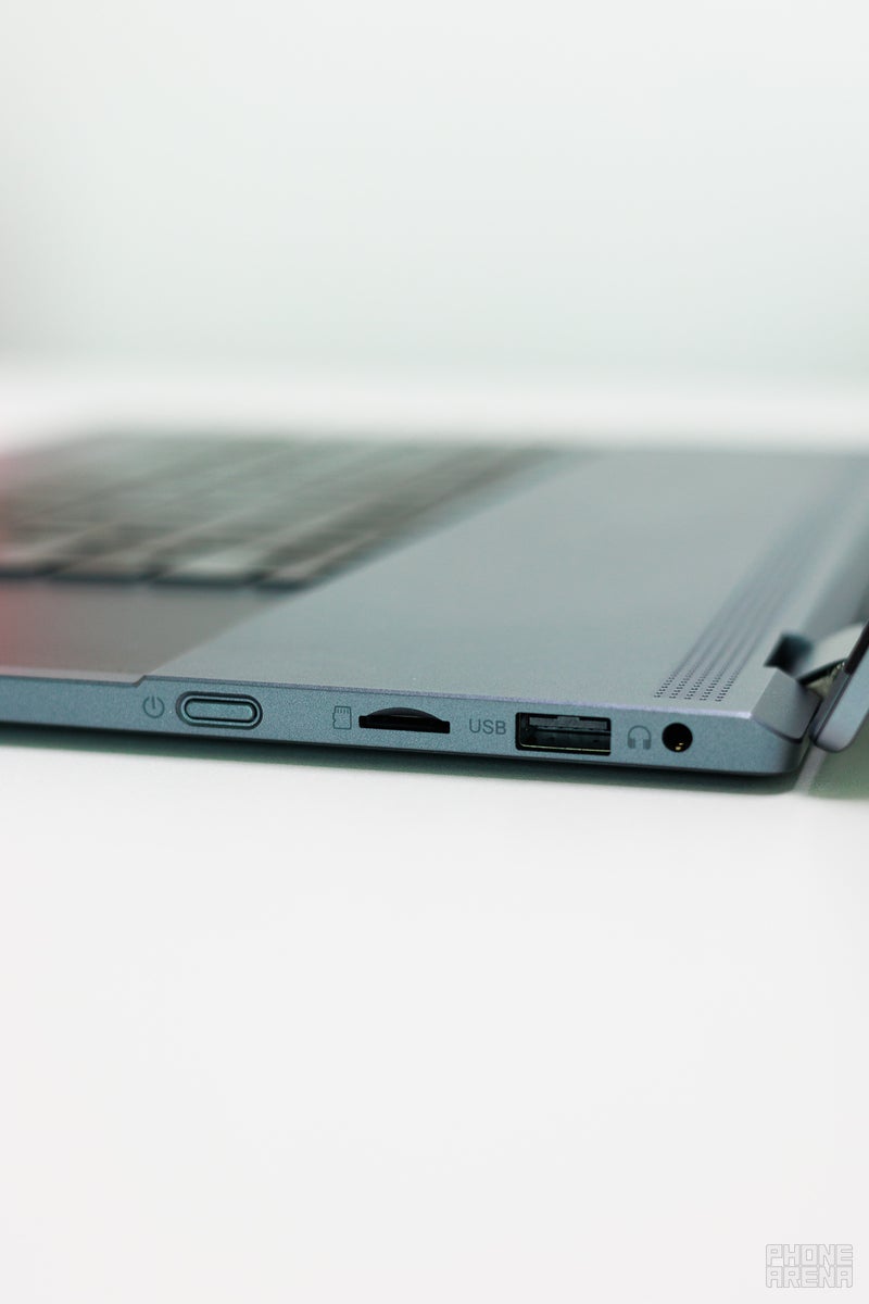 The most over-the-top Samsung Dex experience: UPerfect UDock X 15.6 Pro lapdock