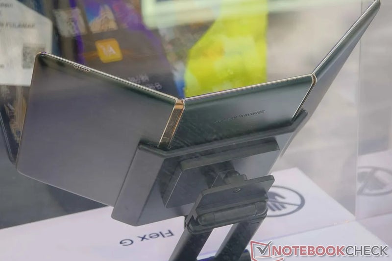 "G" Fold concept at MWC 2025
