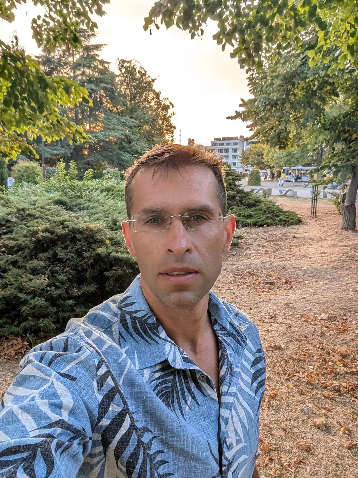 Pixel 10 Pro XL - Pixel 10 Pro XL vs Galaxy S25 Ultra: Sample Photos Comparison